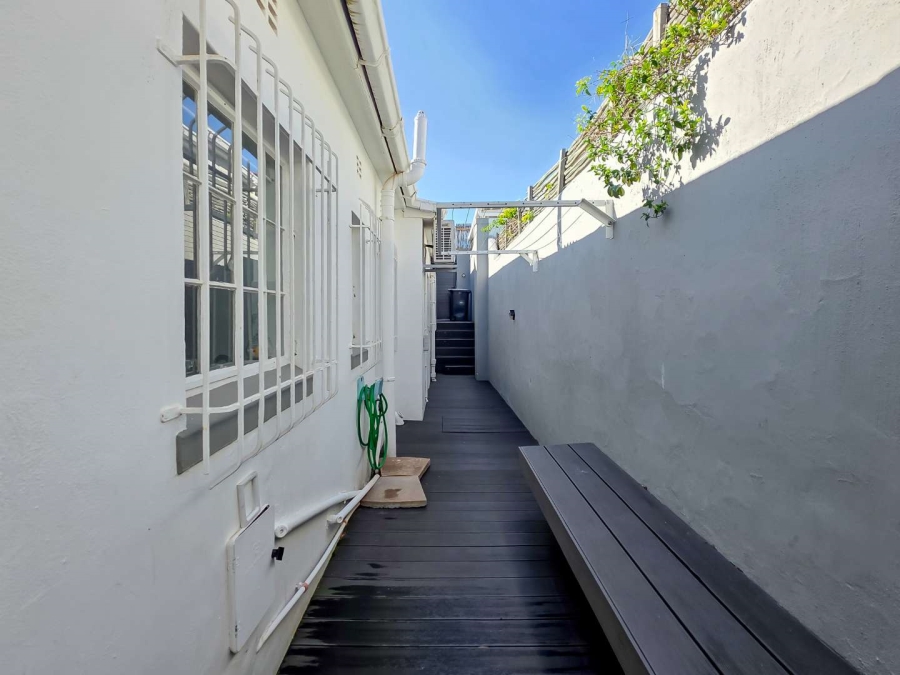 To Let 2 Bedroom Property for Rent in Zonnebloem Western Cape